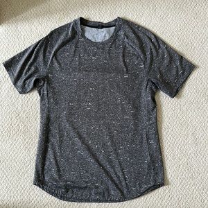 Men’s LuluLemon Workout Top